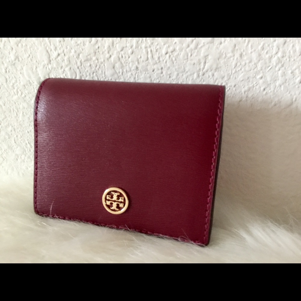 Tory Burch Robinson Red Burgundy Bi Fold Wallet great condition - Picture 2 of 11